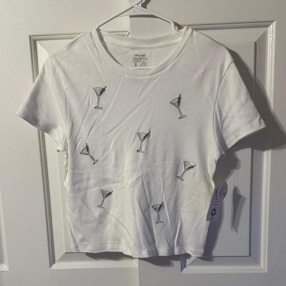 Organic collective dirty martini crop top size xl 20”L x  18”W